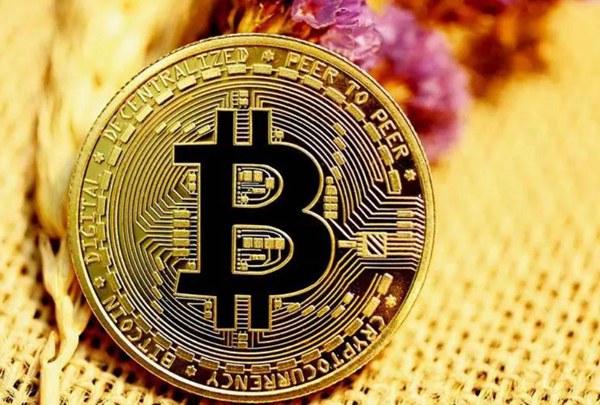 比特币新高：价格突破57000美元，未来走势如何
